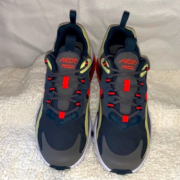 Nike Air Max React 270 7Youth/Womens 8.5 - Picture 4 of 15